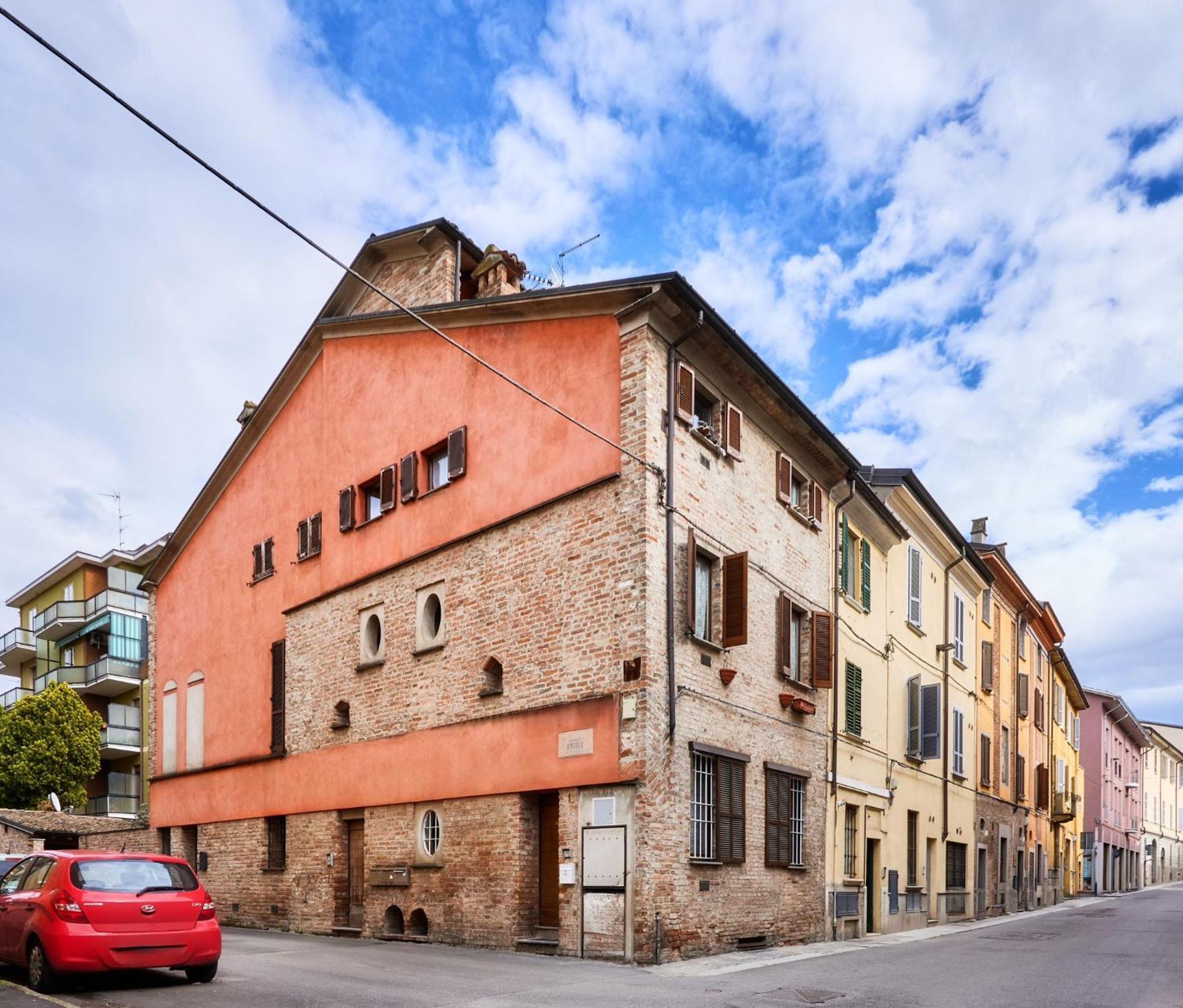 Il Lusso Della Semplicita Lägenhet Piacenza Exteriör bild